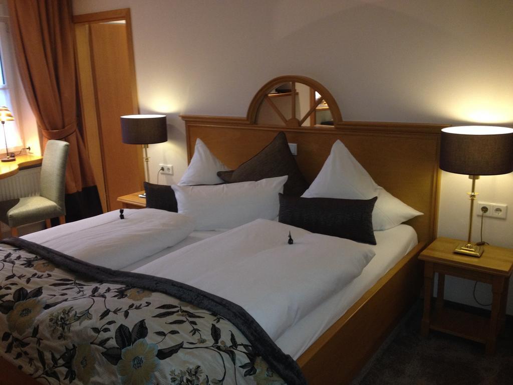 Hotel Kaiserhof ميدهباخ الغرفة الصورة